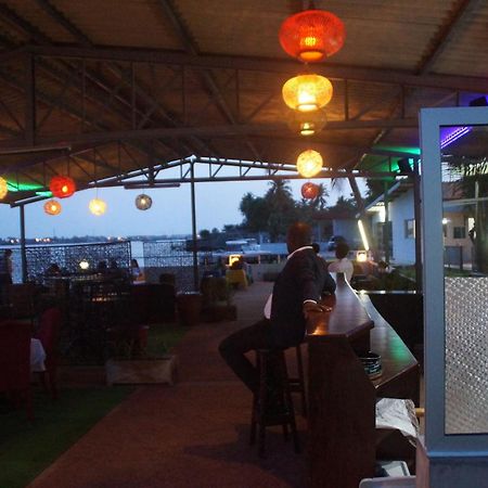 Hotel Le Marly Abidjan Buitenkant foto