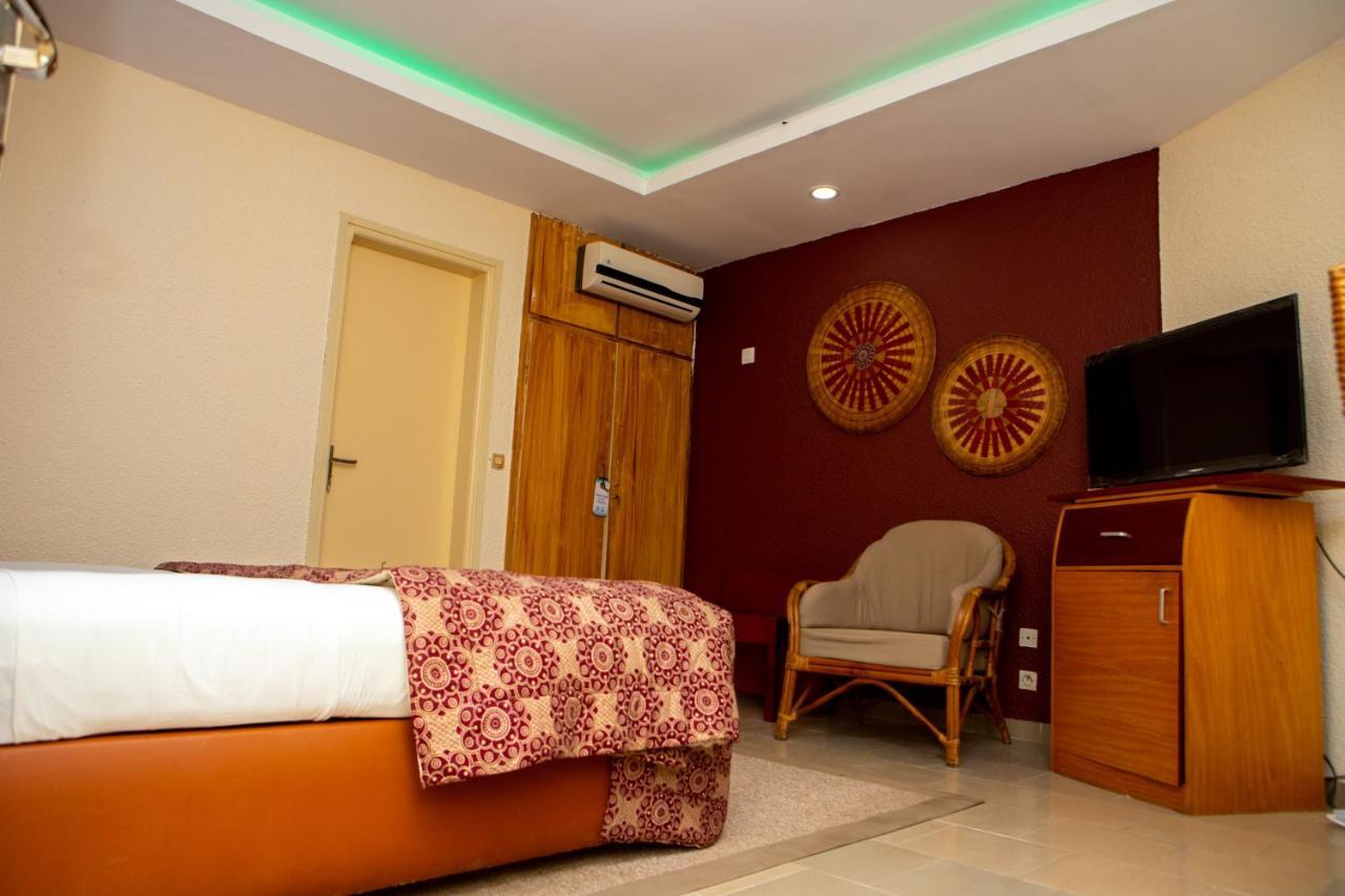 Hotel Le Marly Abidjan Buitenkant foto