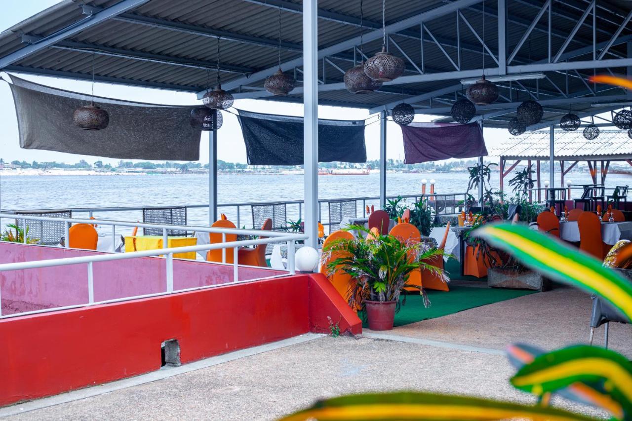 Hotel Le Marly Abidjan Buitenkant foto