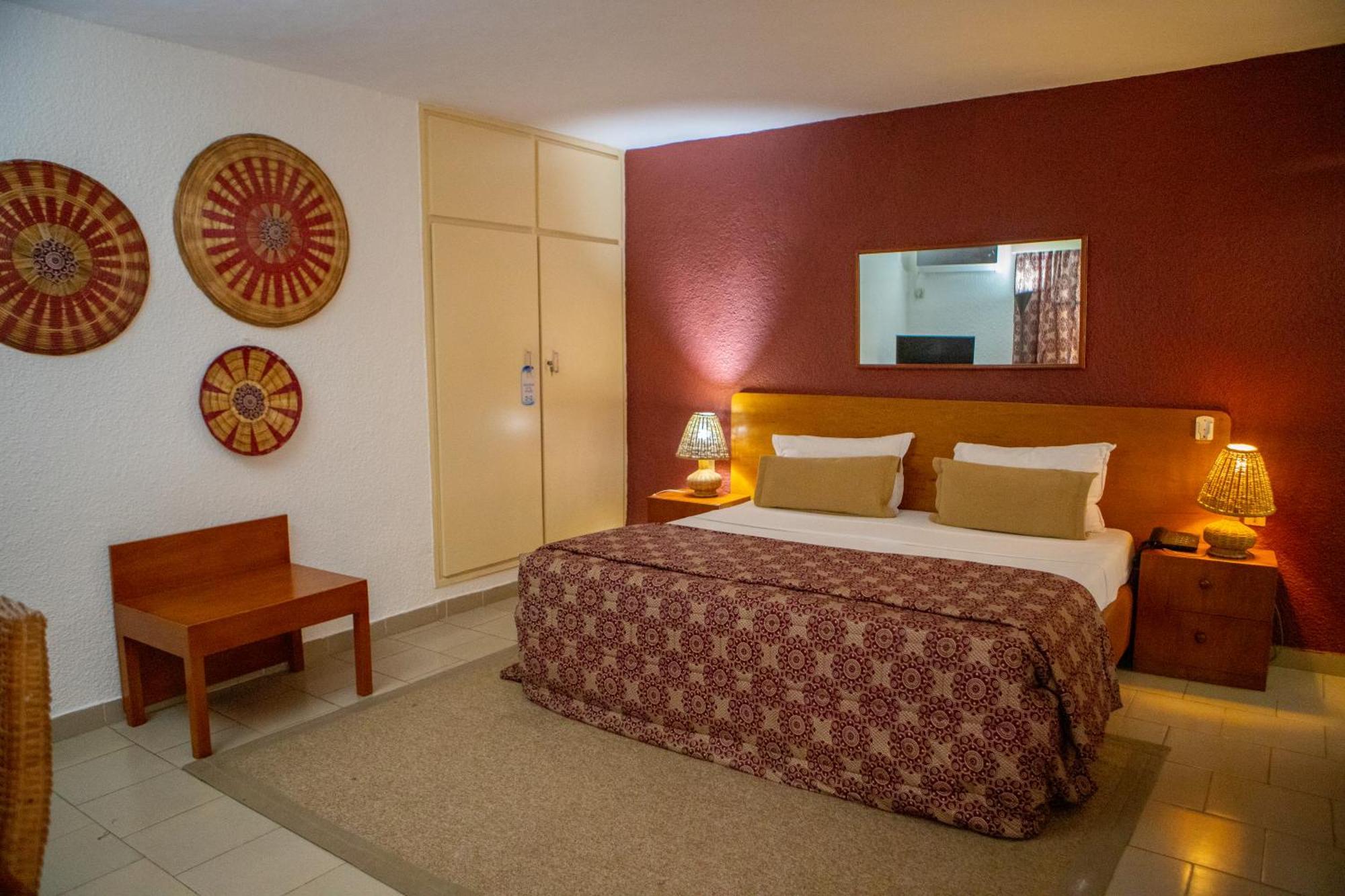 Hotel Le Marly Abidjan Buitenkant foto