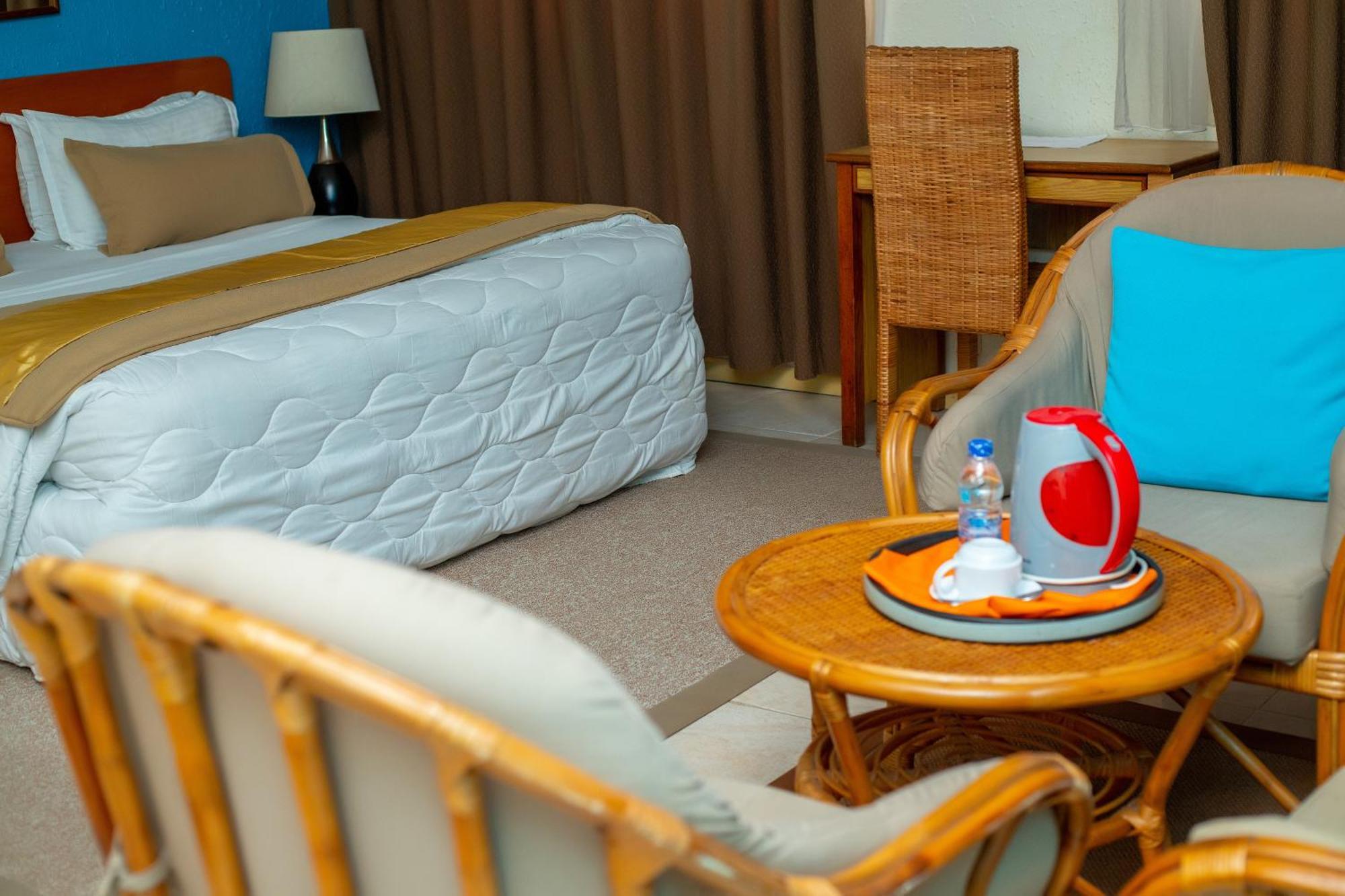 Hotel Le Marly Abidjan Buitenkant foto