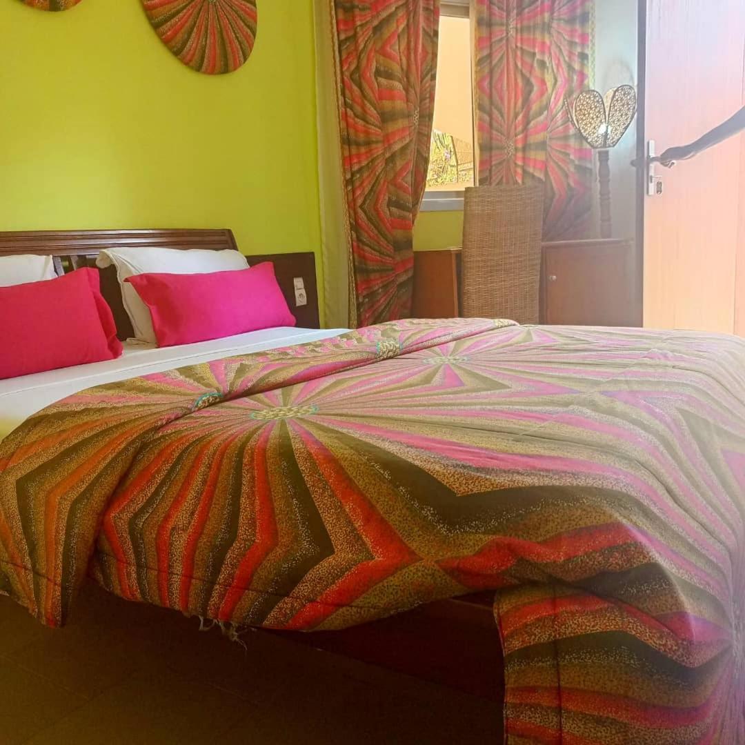 Hotel Le Marly Abidjan Buitenkant foto