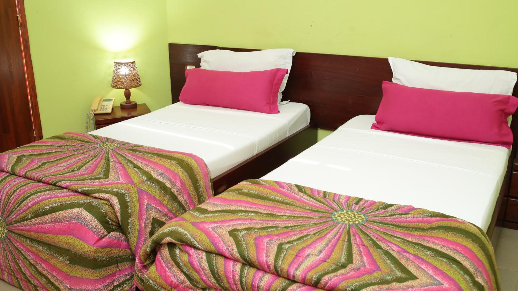 Hotel Le Marly Abidjan Buitenkant foto