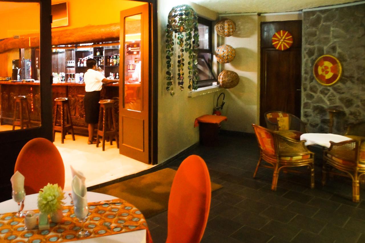 Hotel Le Marly Abidjan Buitenkant foto