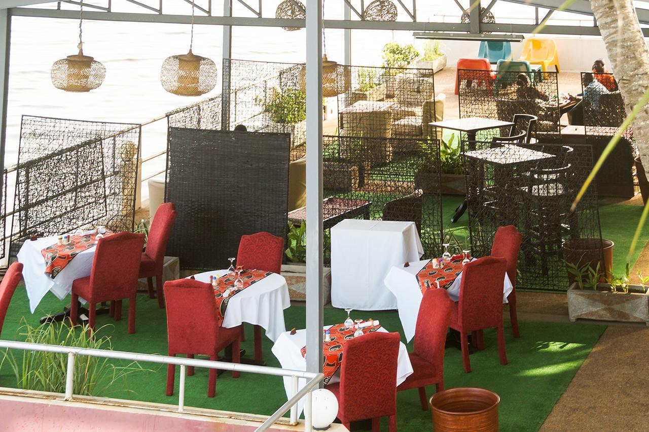 Hotel Le Marly Abidjan Buitenkant foto