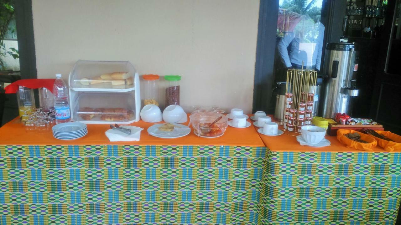 Hotel Le Marly Abidjan Buitenkant foto